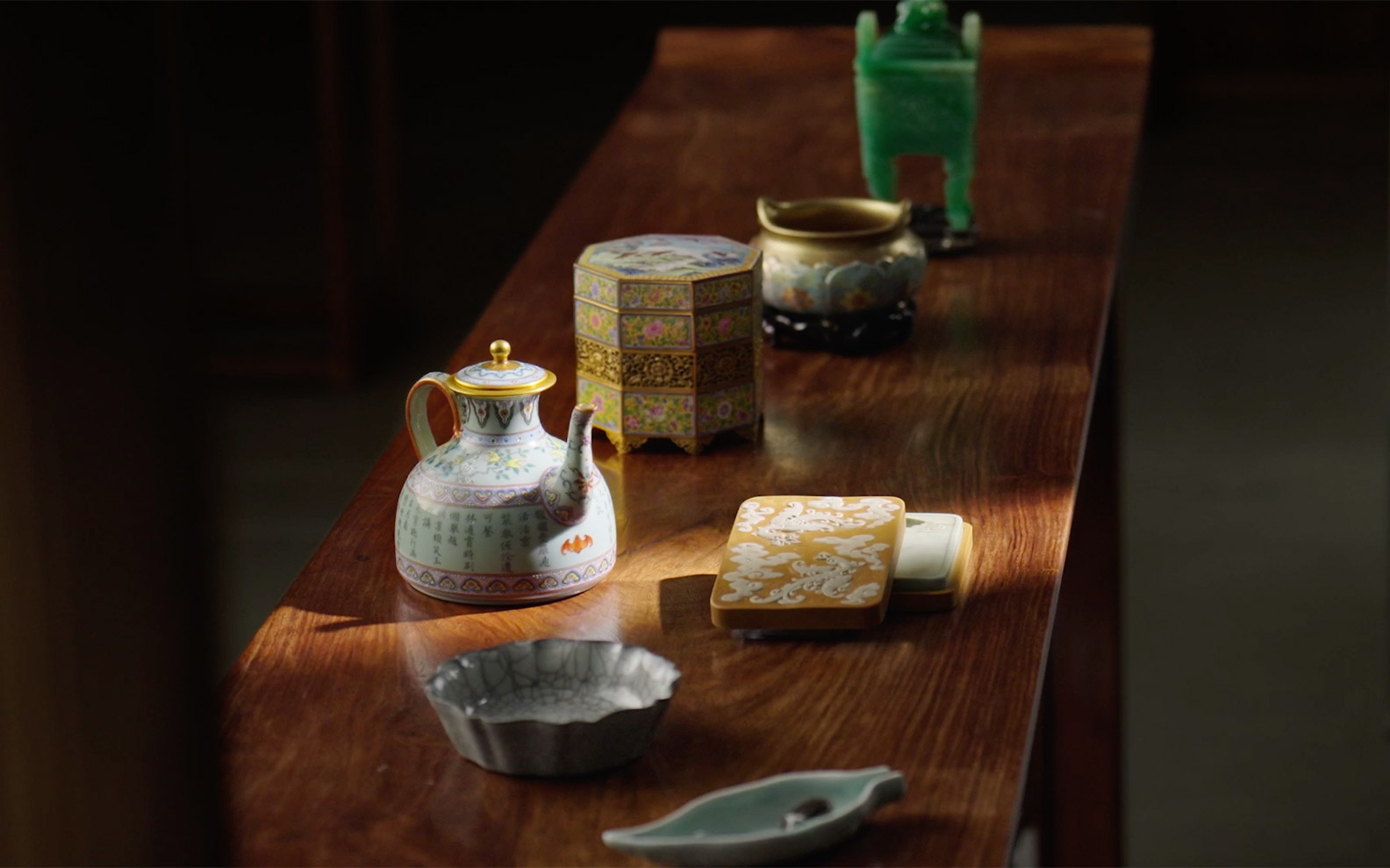 天命道统、治国修身：「爱莲堂珍藏」中的清代皇室文房珍品