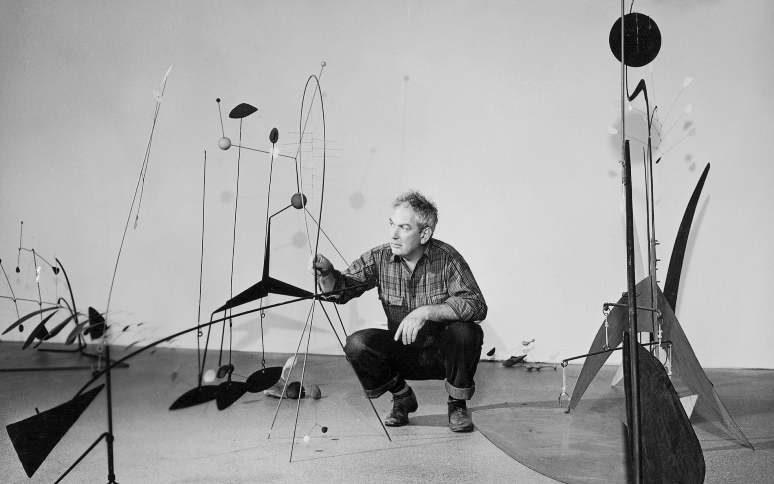 Calder's rare wood mobile debuts at auction | Christie's