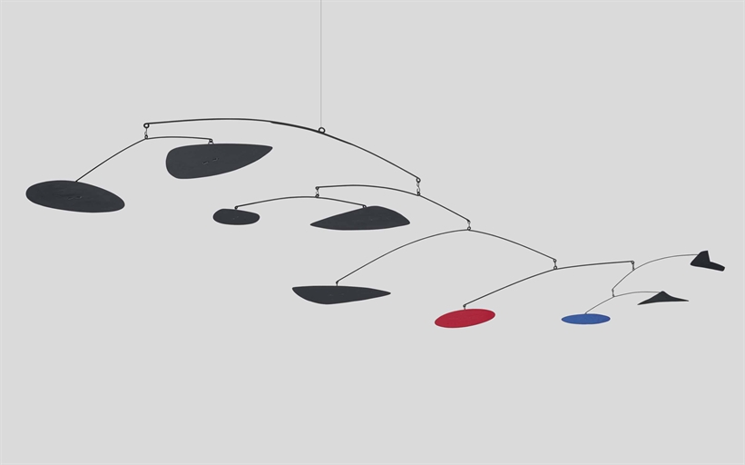 360 View Alexander Calder’s Noir, Rouge, Bleu (Black, Red, Blue