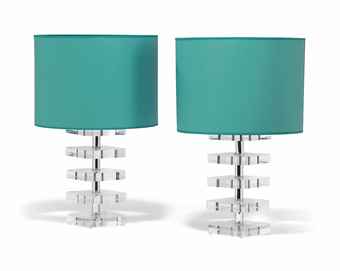 A PAIR OF STACKED LUCITE TABLE LAMPS