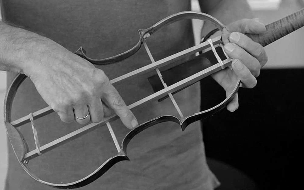 A 1720s violin from Naples, demonstrating an alternative construction method, without the Cremonese mould