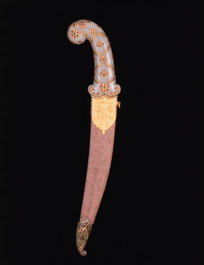 A MUGHAL JADE HILTED DAGGER (KHANJAR)
