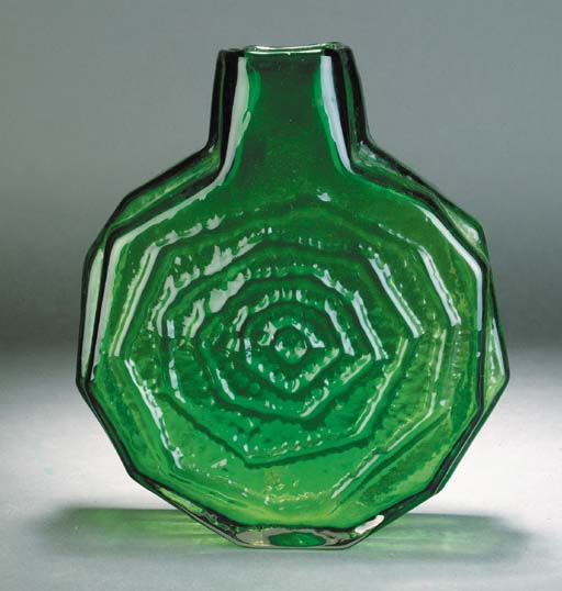 A Whitefriars Meadow Green Banjo vase