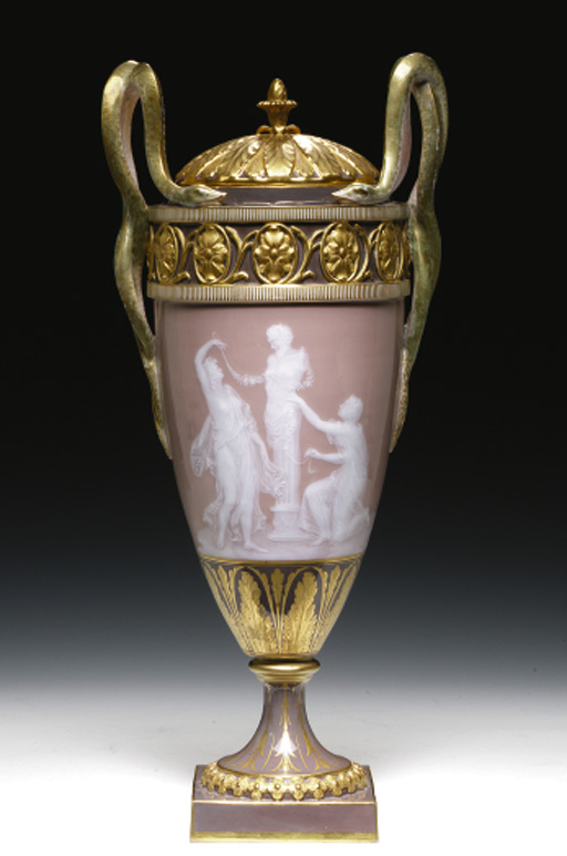 A MEISSEN FIGURE OF THE 'CHOCOLATE GIRL' , CIRCA 1910