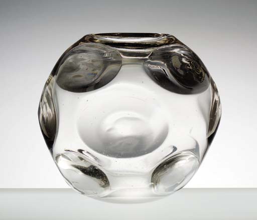 A FINE 'ZANIFIRICO' APPLIED GLASS BIRD , DINO MARTENS FOR