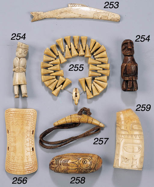 AN INUIT IVORY NECKLACE Christie's
