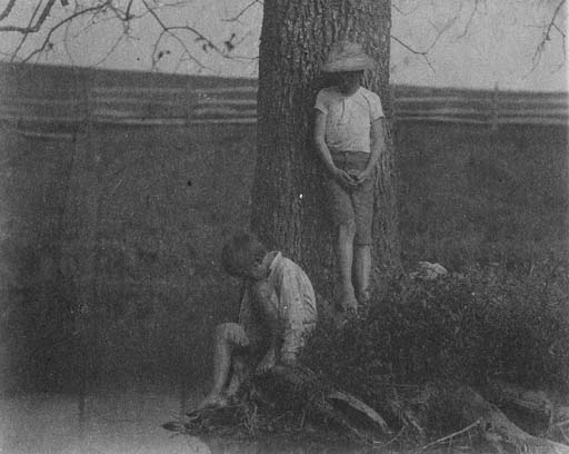 Possibly the Crowell children at Avondale, Pennsylvania 
