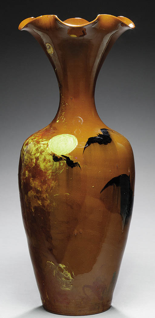A MONUMENTAL EARTHENWARE VASE A MONUMENTAL EARTHENWARE VASE 