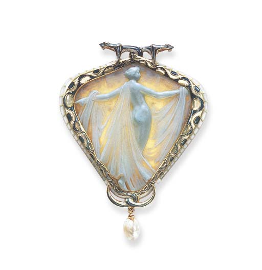 AN EXQUISITE ART NOUVEAU GLASS, ENAMEL AND BAROQUE PEARL "SALOME