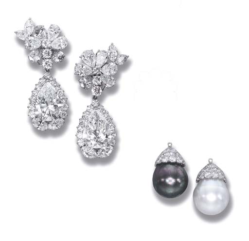 A PAIR OF SUPERB DIAMOND AND SOUTH SEA CULTURED PEARL EAR PENDAN
