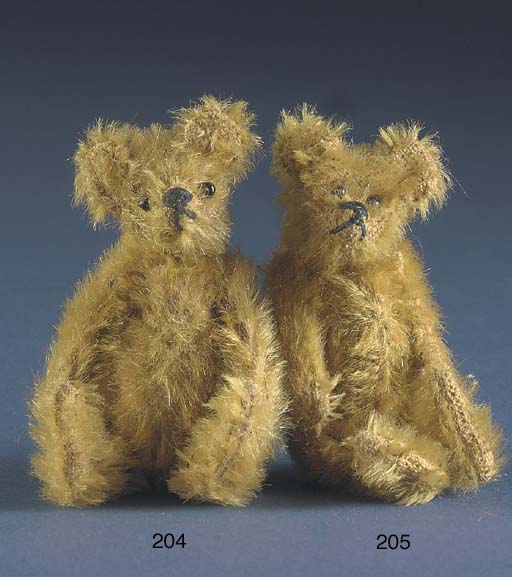 Rare Steiff 'Roly Poly' Bear & Highlights from the Costume