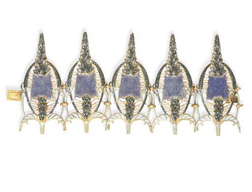 A RARE AND EXQUISITE ART NOUVEAU GLASS AND ENAMEL BRACELET, BY R