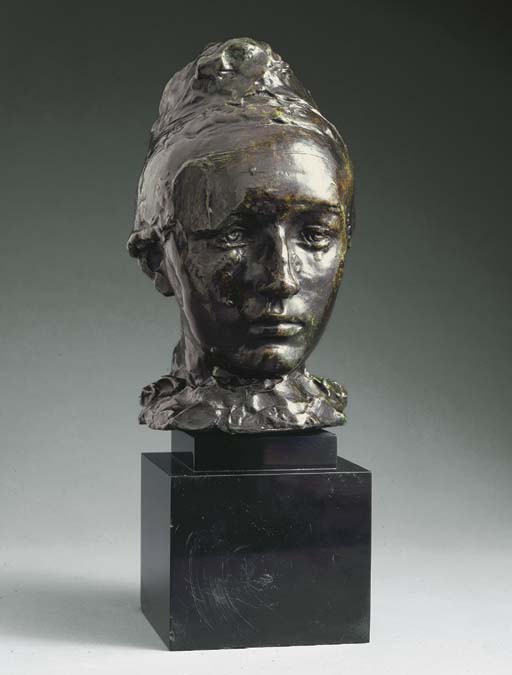 Camille Claudel au bonnet 
