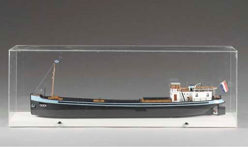 a-static-waterline-display-model-of-the-dutch-rijnaak-bulk-carrier