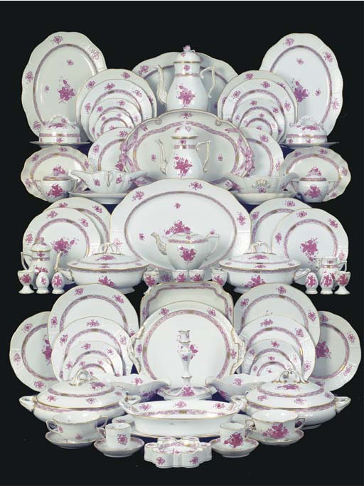 An extensive Herend Hungarian porcelain manganesered floral 'Count