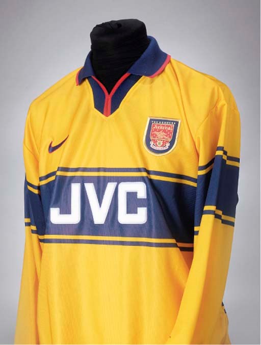 arsenal 02 yellow shirt