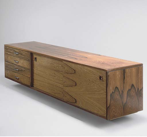 WALL-MOUNTED SIDEBOARD 
