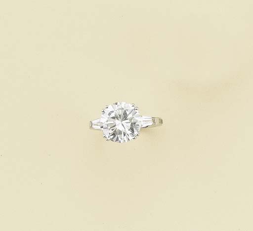 Anello in oro e diamanti, firmato Damiani