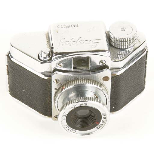 SNAPPY CAMERA | Christie's