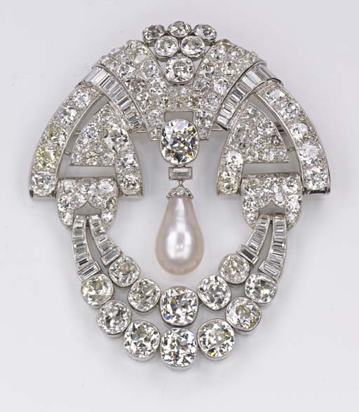 AN ART DECO NATURAL PEARL AND DIAMOND BROOCH, BY VAN CLEEF & ARPELS CLIP ART DÉCO PERLE ET