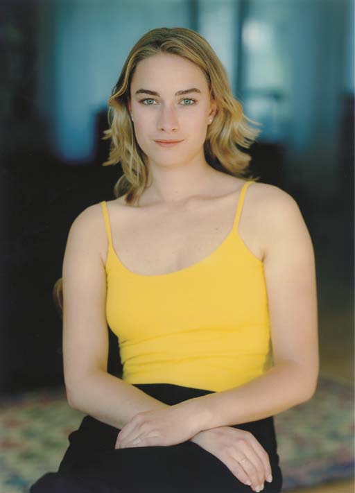 Anna Grefe, (Sitzend) 
