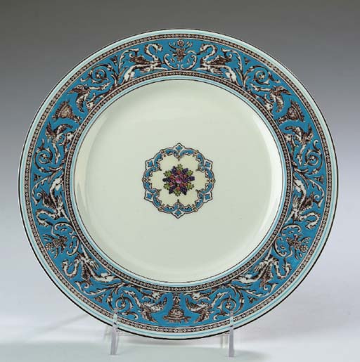 A SET OF WEDGWOOD BONE CHINA DINNER PLATES, , PRINTED