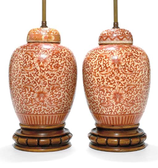 A PAIR OF CHINESE PORCELAIN IRONRED GINGER JARS AND COVERS , 19TH 20TH