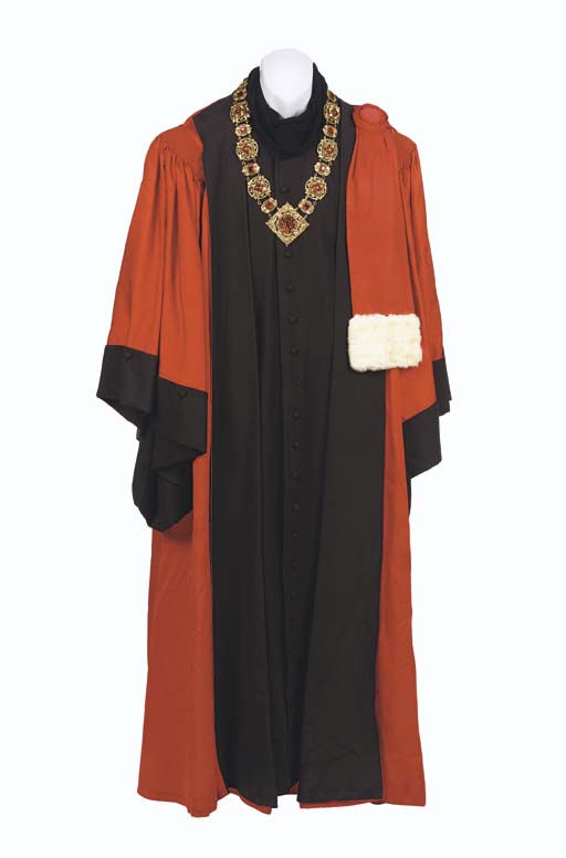 Q'S JUDGE'S OUTFIT