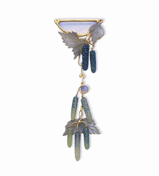 Rene Lalique　Extraordinary Jewellery 106: RENÉ LALIQUE, Important 'Diaulos Flutist' necklace