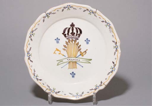 Assiette faïence Nevers royaliste fleurs lys pré-révolutionnaire XVIIIème