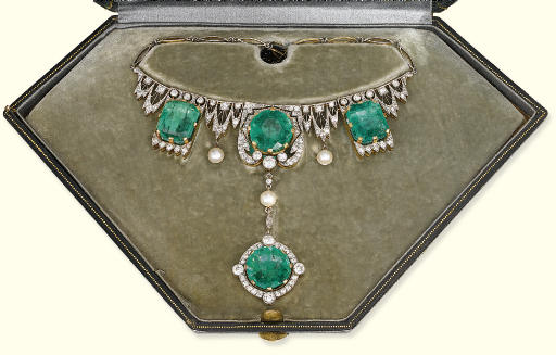 A BELLE EPOQUE EMERALD AND DIAMOND NECKLACE, BY MASRIERA Y CARRE