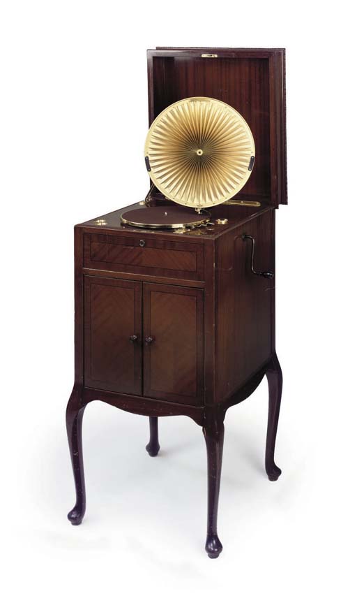 A fine HMV Model 510 lumiere pleated diaphragm gramophone