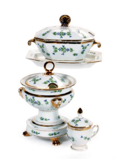 AN ASSEMBLED FRENCH PORCELAIN PART DESSERT SERVICE, , CIRCA 1830