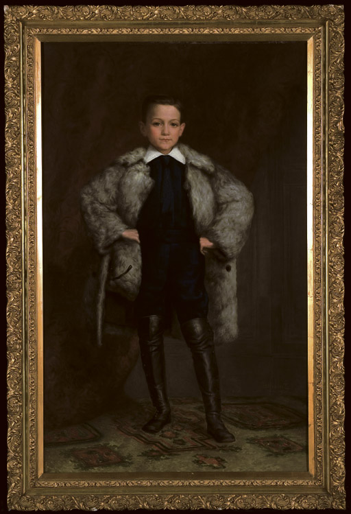 Portrait d'un jeune garçon au manteau de fourrure 
