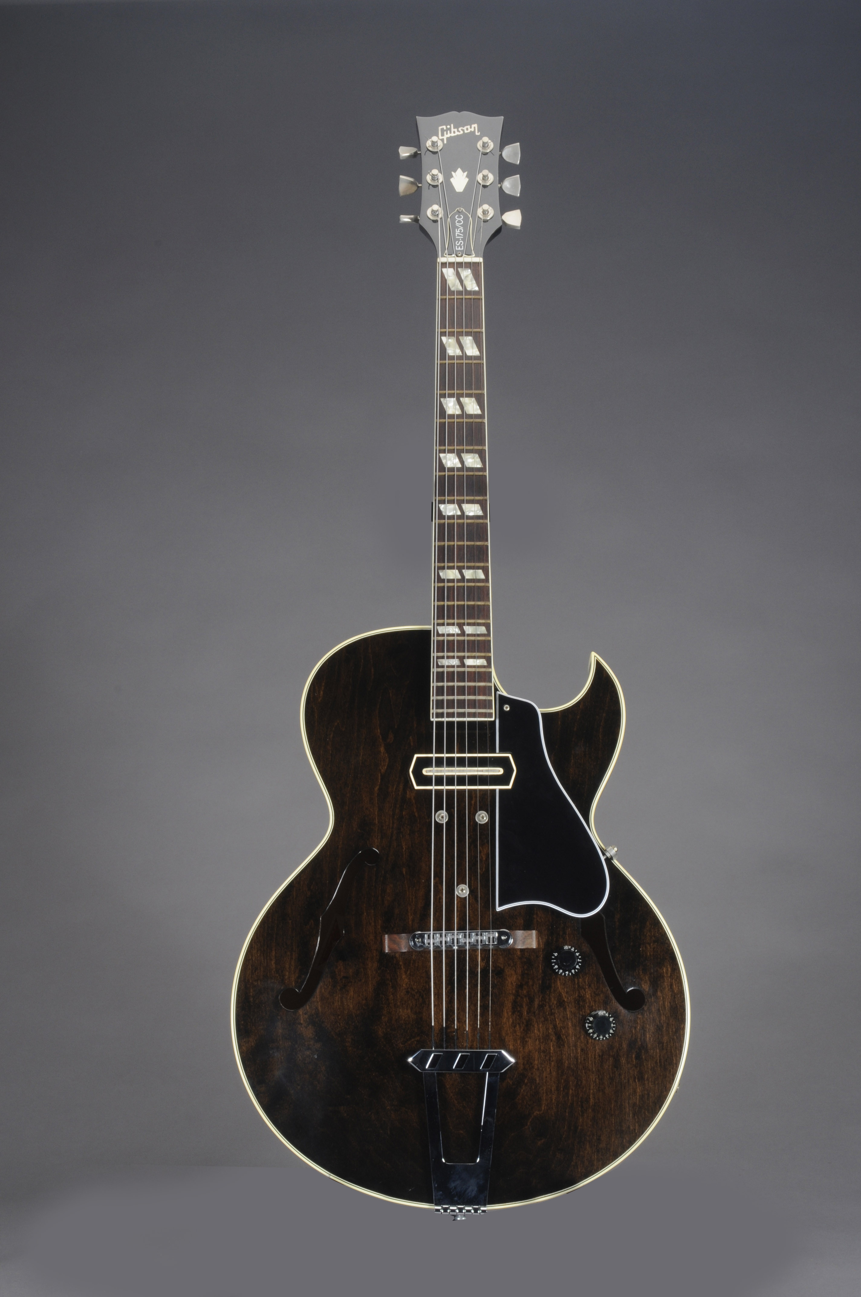 GIBSON INCORPORATED , A HOLLOWBODY ELECTRIC GUITAR, ES175 CC