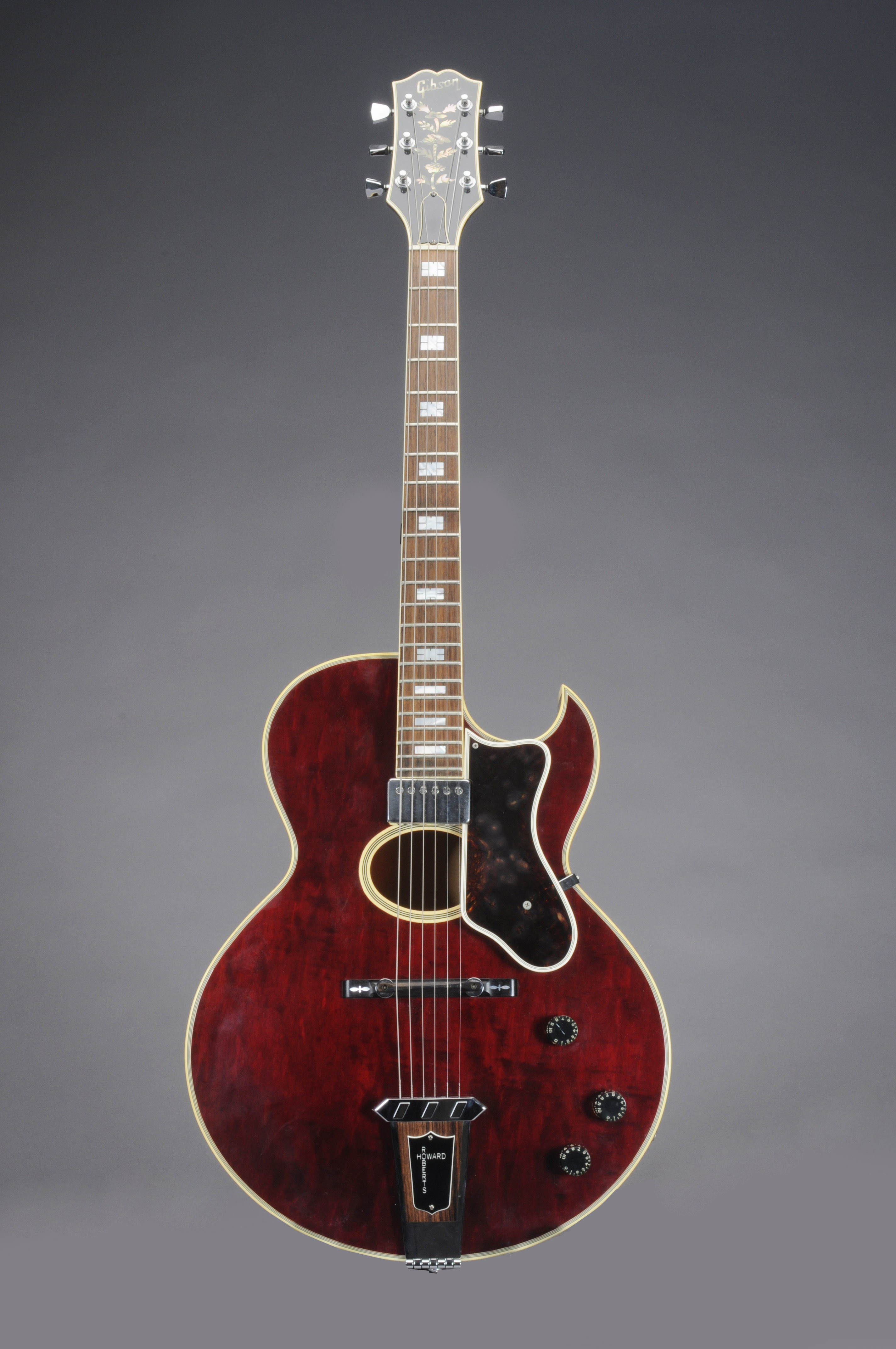 GIBSON INCORPORATED , A HOLLOWBODY ELECTRIC GUITAR, HOWARD ROBERTS
