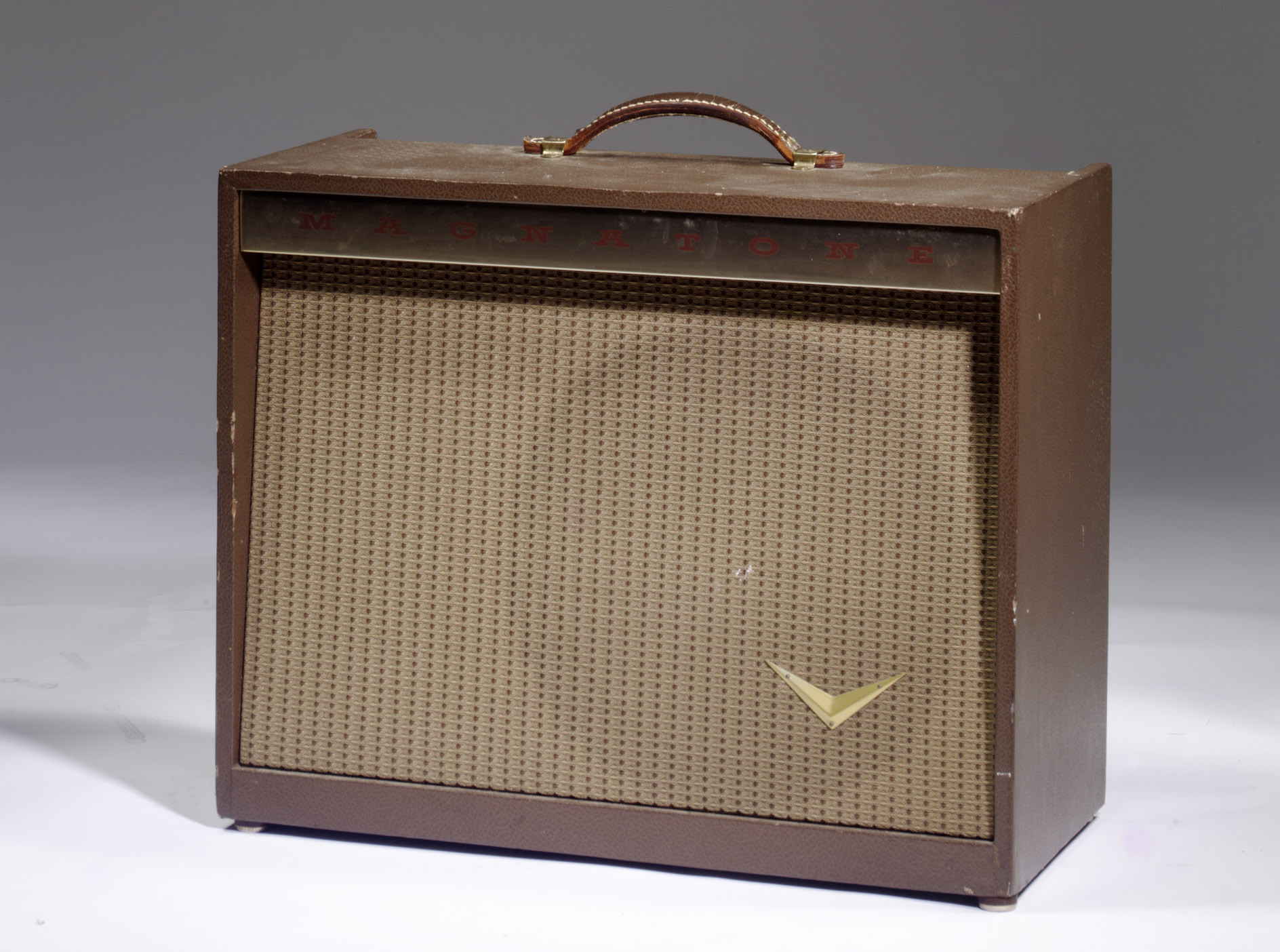 MAGNA ELECTRONICS INC. , A GUITAR AMPLIFIER, MAGNATONE CUSTOM 250 ...
