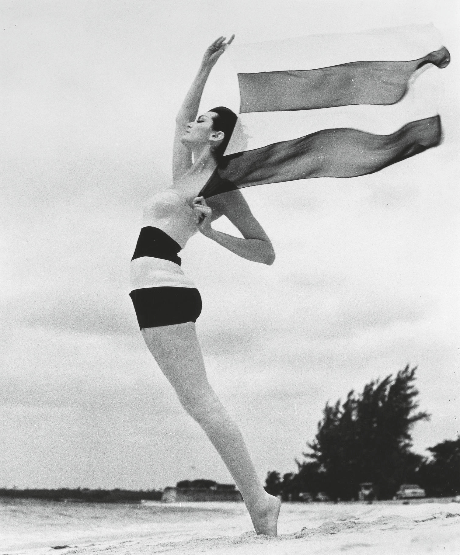NORMAN PARKINSON (1913-1990) , Jump, Isle of Wight, Harper's