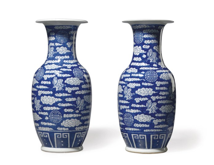 A LARGE PAIR OF BLUE AND WHITE VASES