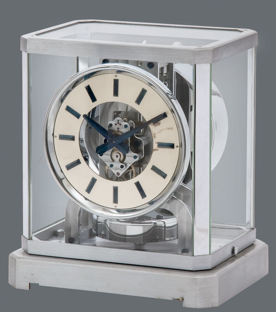 PENDULE "ATMOS" ACIER, PAR JAEGERLECOULTRE Christie