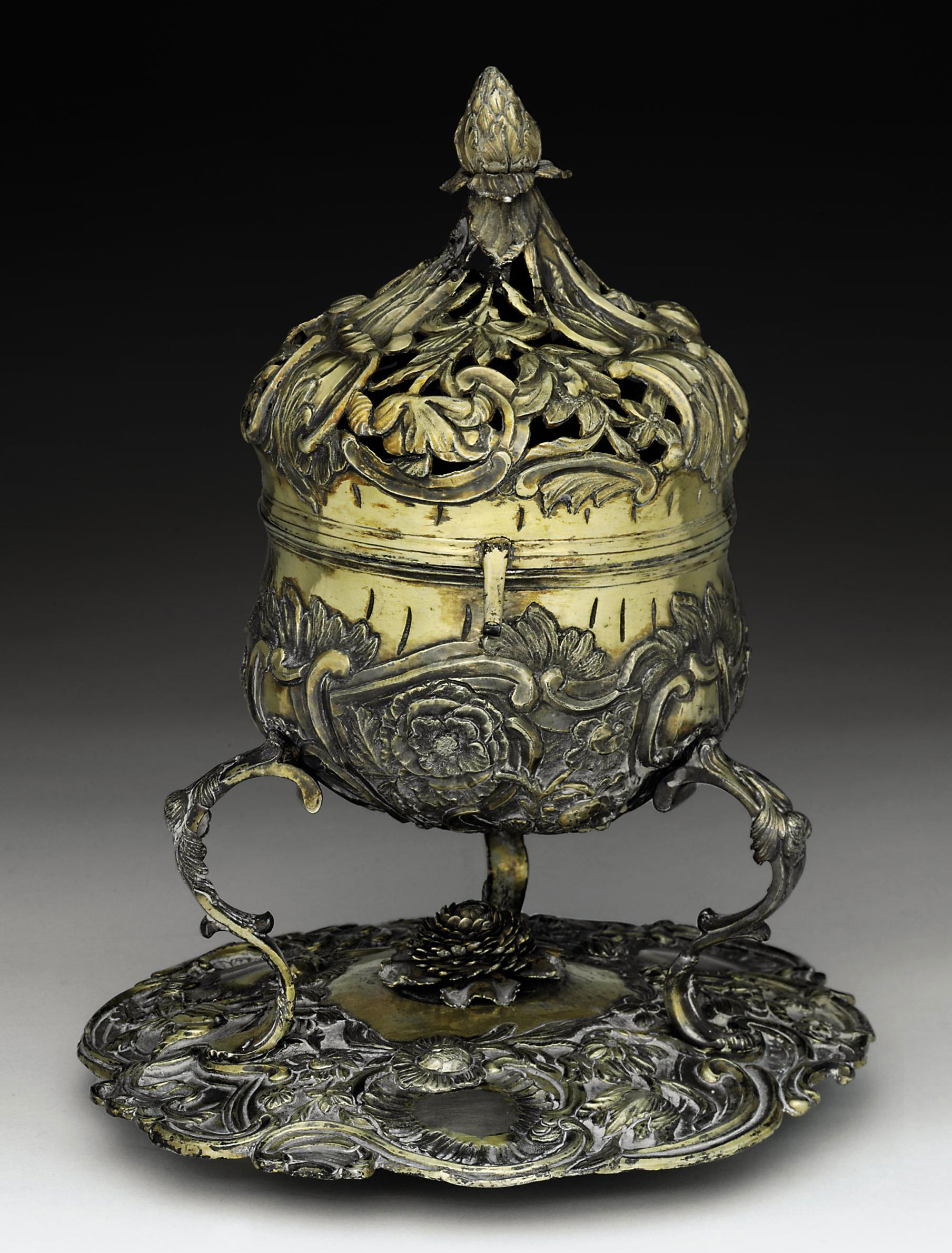 a large kutahya pottery ewer