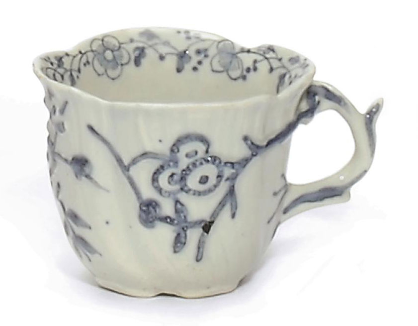 A LIMEHOUSE PORCELAIN BLUE AND WHITE QUATREFOIL CUP , 174648 Christie's
