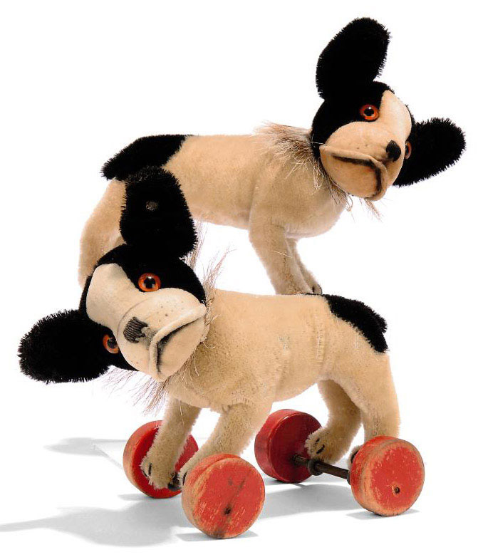 A STEIFF SEATED VELVET BULLY, (3417), brown and white, brown and