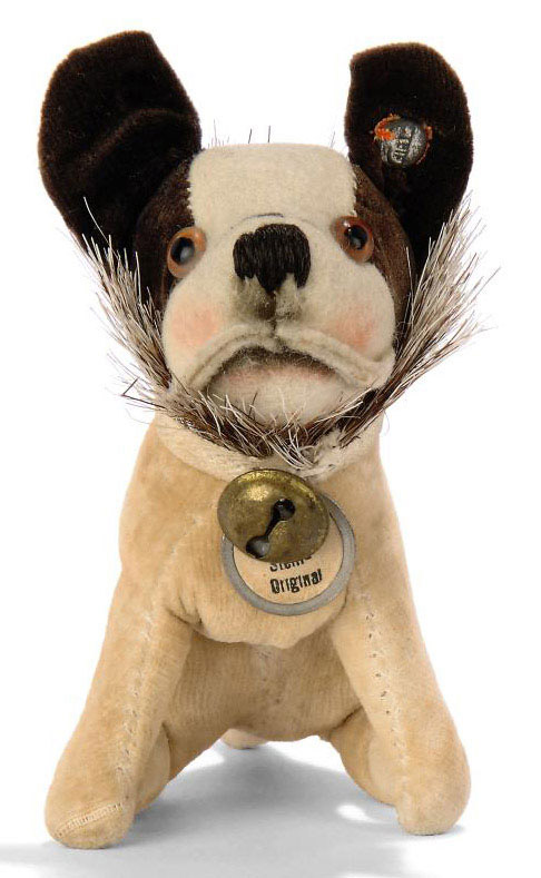 A STEIFF MINIATURE SEATED BULLY, (3407), brown and white velvet