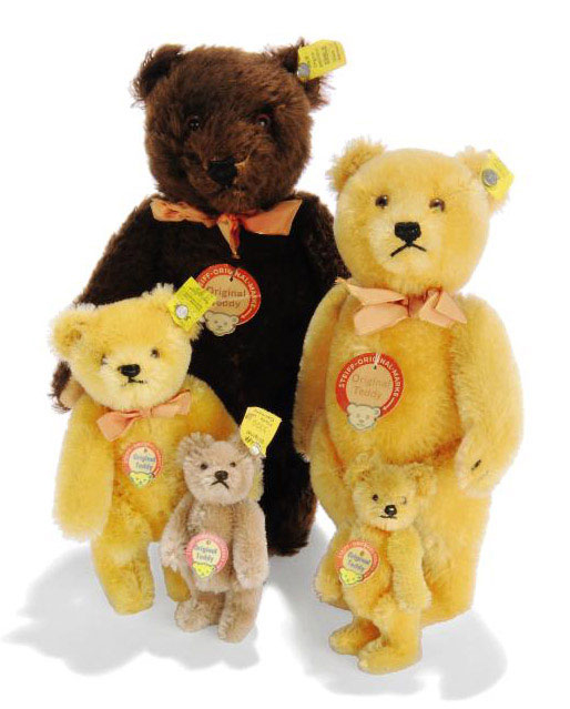 A STEIFF JACKIE TEDDY BEAR, (5325,2), jointed, beige mohair, brown