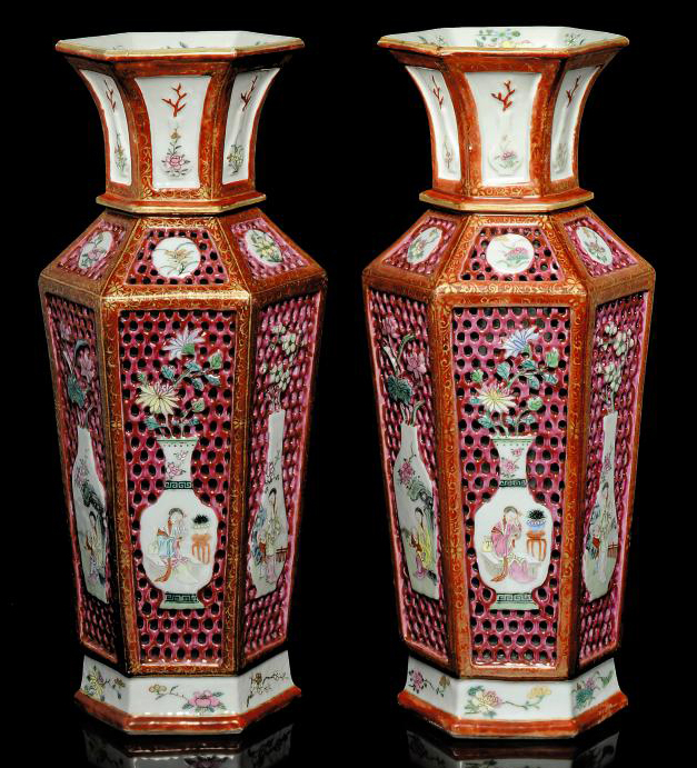 A PAIR FAMILLE ROSE HEXAGONAL RETICULATED VASES , 18TH CENTURY Christie's