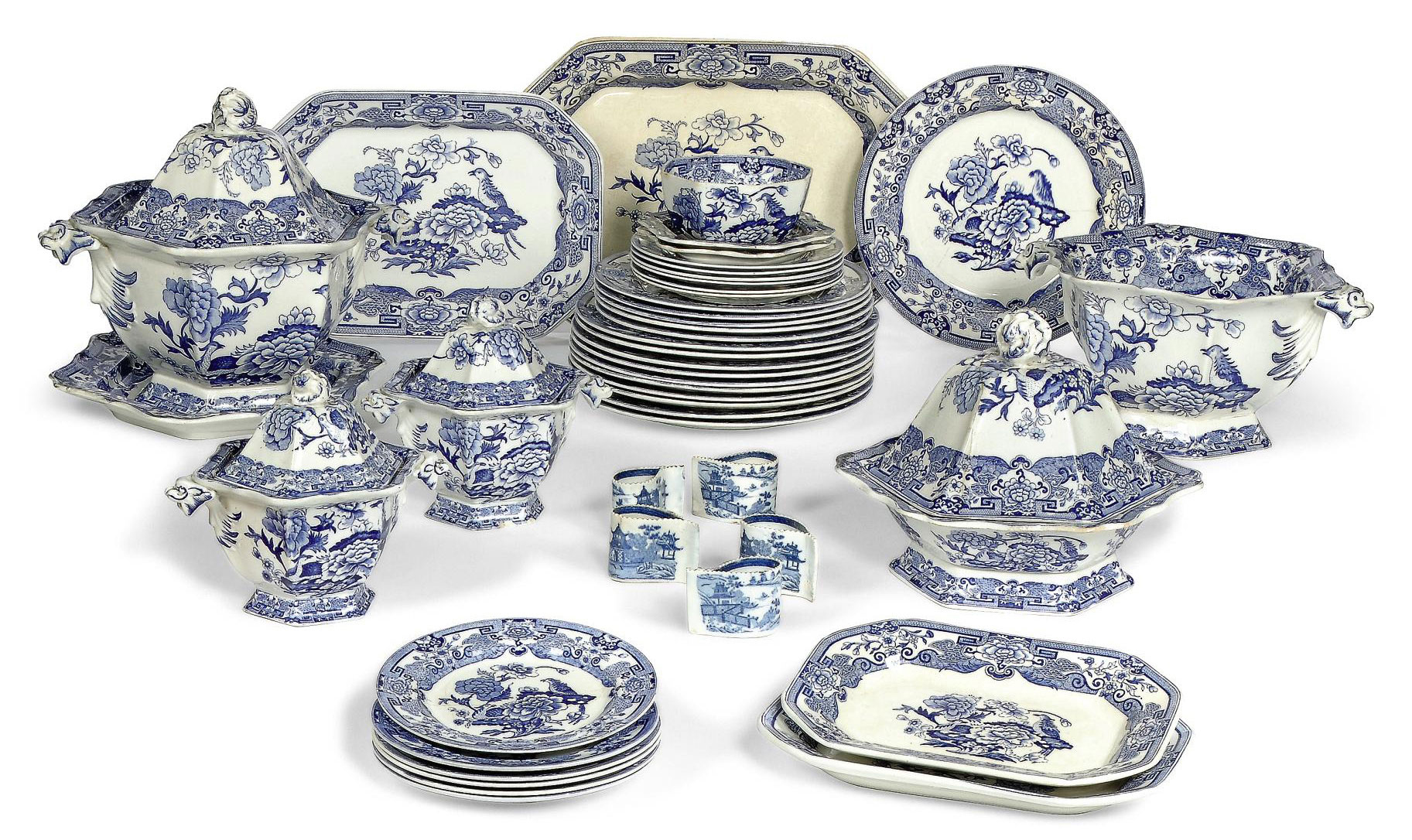 A MASON'S IRONSTONE BLUE AND WHITE PART DINNERSERVICE , CIRCA 1830