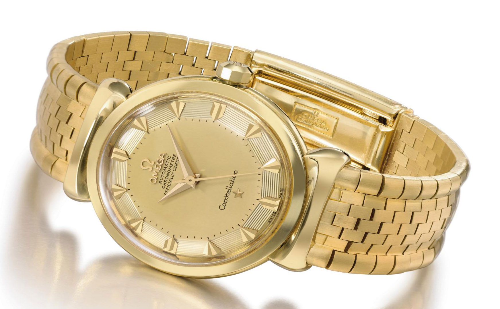Omega. A fine 18K gold automatic wristwatch with sweep centre seconds