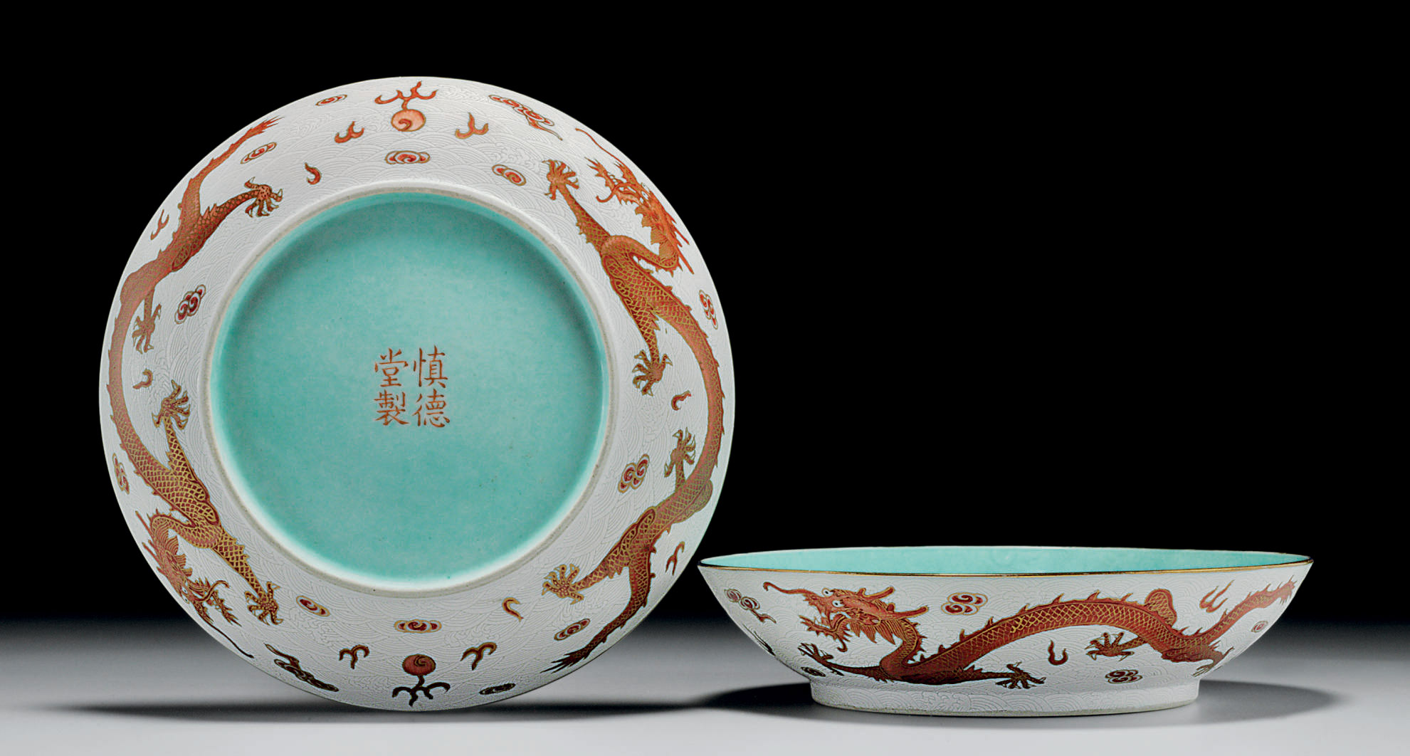 A PAIR OF FINELY ENAMELLED 'DRAGON' DISHES