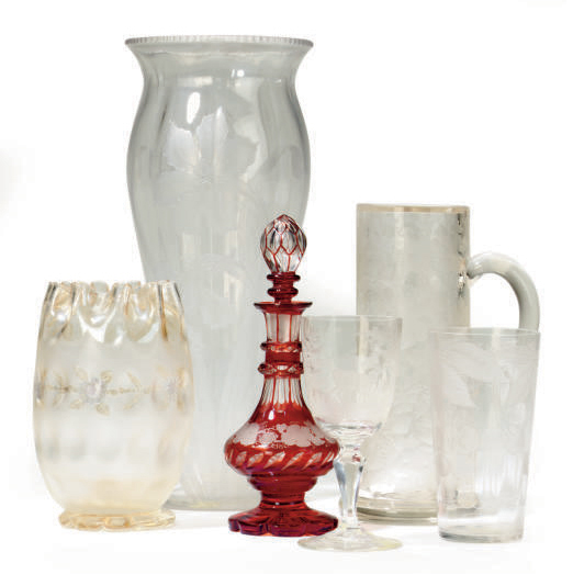 AN ASSEMBLED SET OF AMERICAN GLASS DRINKWARE AND TABLEWARE,